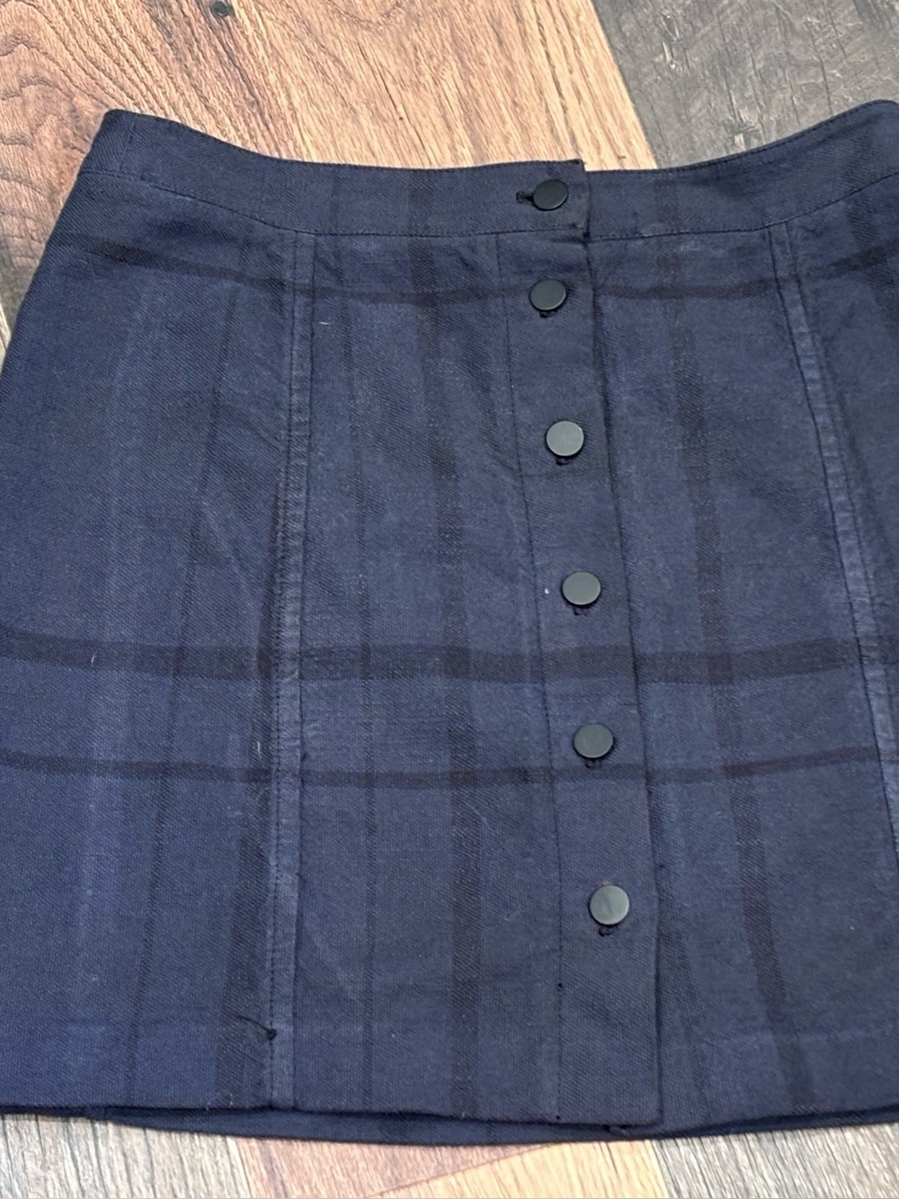 LOFT Blue and Black Plaid Button-Down  Skirt in size 6 classic design! - Picture 7 of 13